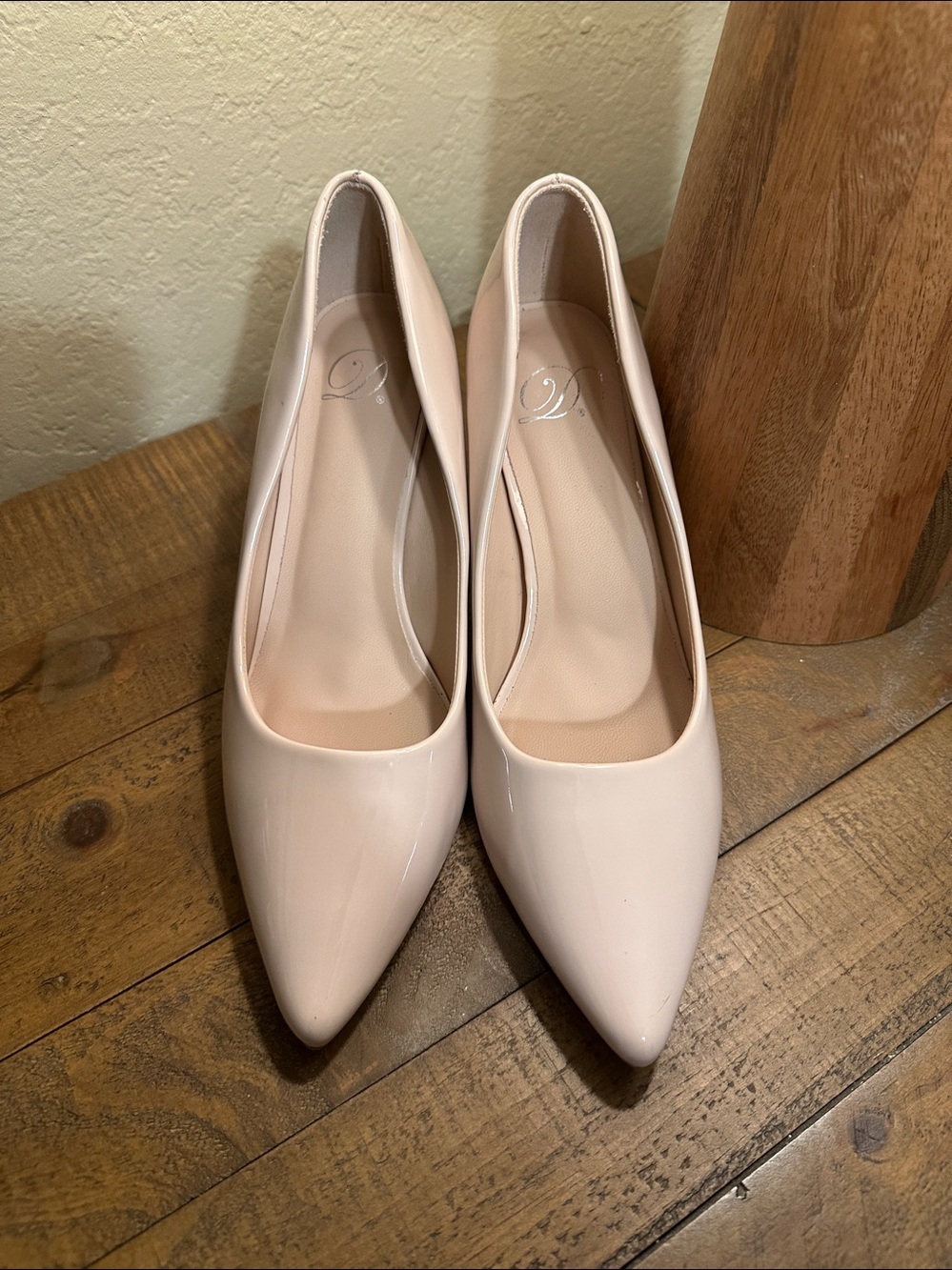 Women's Pointed Toe Nude Patent Pumps
